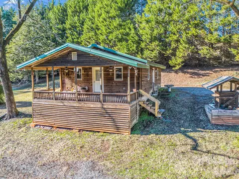 650 Smith Waldrop Rd, Columbus, NC 28722