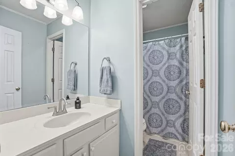 Bath - 3025 Abingdon Ave, Monroe, NC 28110 photo 3 of 4