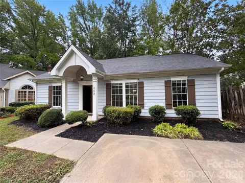 4808 Pennant Pl, Charlotte, NC 28212