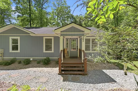 302 Rich Mountain Rd, Flat Rock, NC 28731