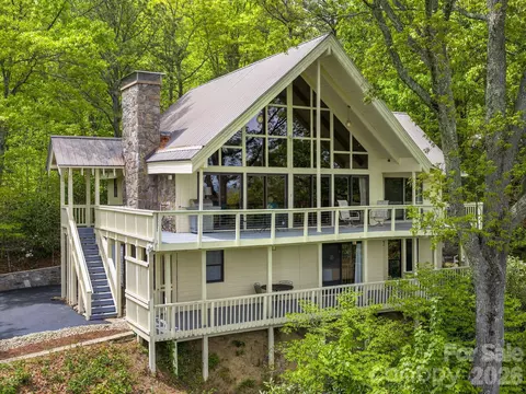 744 Laurel Ridge Rd, Maggie Valley, NC 28751