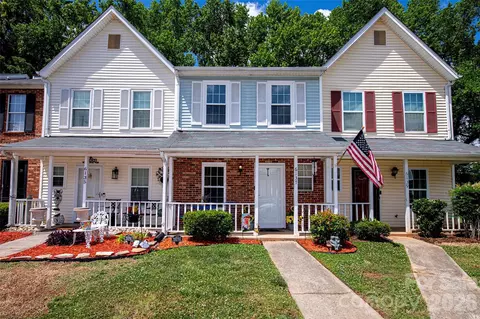 1637 Windsor Gate Ln, Charlotte, NC 28215