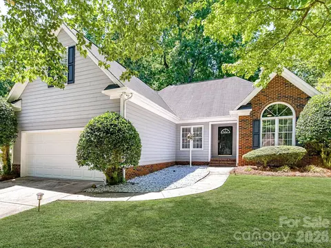 4303 Stonefield Dr, Charlotte, NC 28269