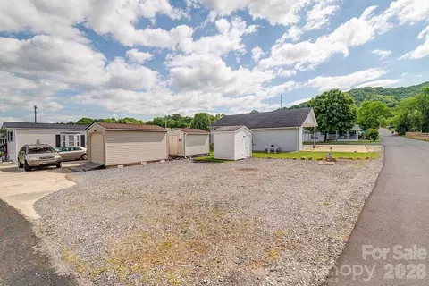73 Polka Ln, Waynesville, NC 28785