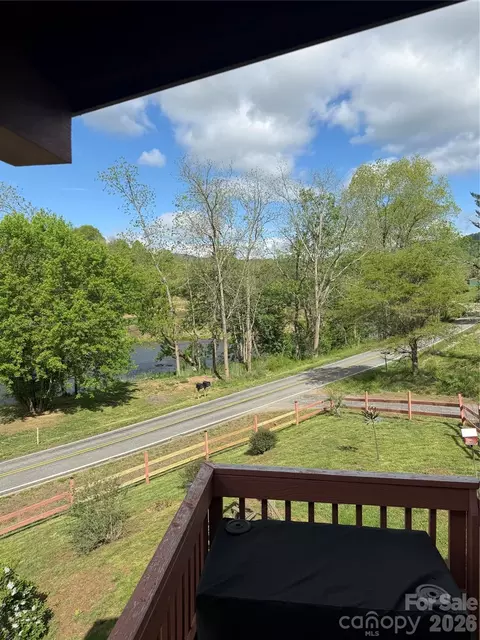 7 Noland S Dr S, Clyde, NC 28721 photo 3