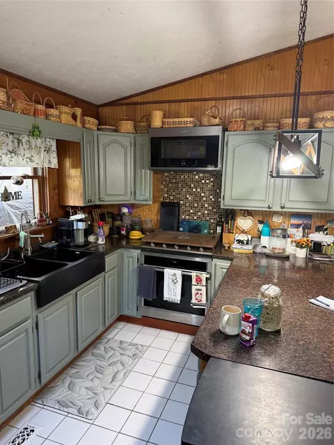 7 Noland S Dr S, Clyde, NC 28721 photo 7