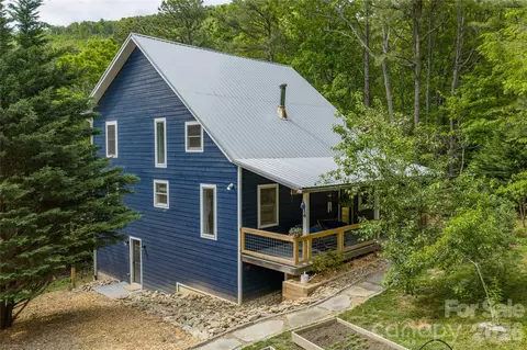 14 Locust St, Black Mountain, NC 28711