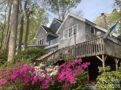 144 Riverside Ct, Lexington, NC 27292