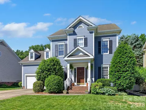 814 Stargard Ct, Charlotte, NC 28270
