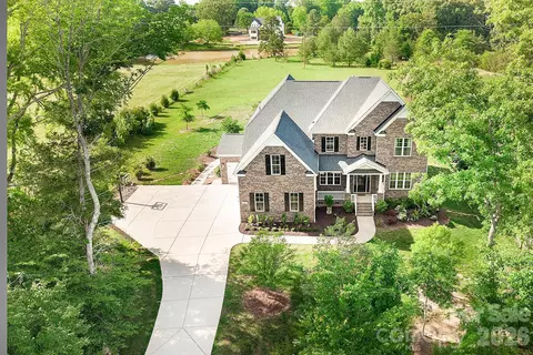 2054 Belle Grove Dr, Marvin, NC 28173