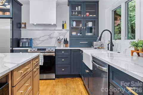 Kitchen - 162 Highview Rd, Cashiers, NC 28717 photo 5 of 9