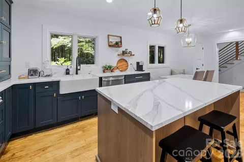 Kitchen - 162 Highview Rd, Cashiers, NC 28717 photo 8 of 9