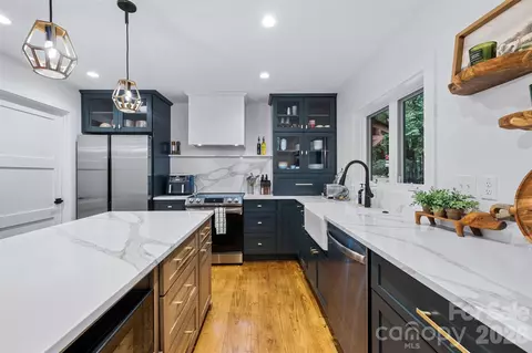 Kitchen - 162 Highview Rd, Cashiers, NC 28717 photo 3 of 9