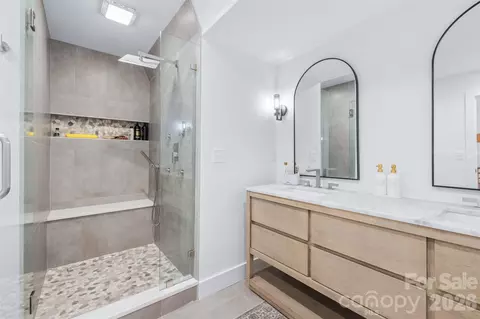 Bath - 162 Highview Rd, Cashiers, NC 28717 photo 4 of 5