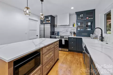 Kitchen - 162 Highview Rd, Cashiers, NC 28717 photo 4 of 9