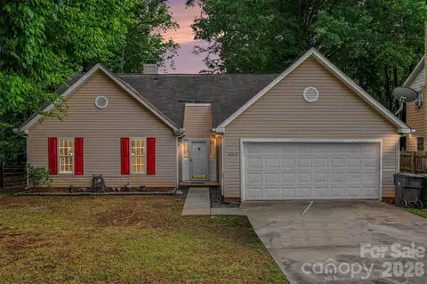 6312 Trysting Rd, Charlotte, NC 28227
