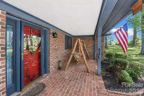 156 Monte Vista Rd, Statesville, NC 28625