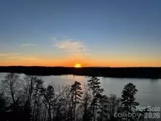 841 37th Nw Ave NW, Hickory, NC 28601