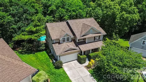 5604 Edgeweir Ct, Charlotte, NC 28269