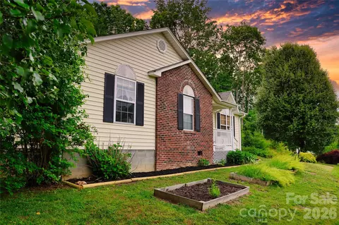 1798 New Stock Rd, Weaverville, NC 28787