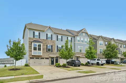 108 Helm Ln, Mooresville, NC 28117