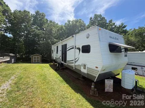 132 Blue Bird Dr, New London, NC 28127