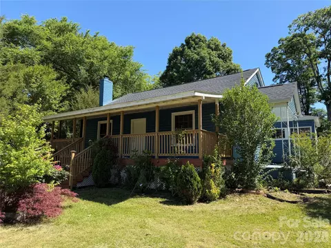 6228 Freedom Dr, Charlotte, NC 28214