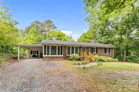 1141 Shannon Dr, Wadesboro, NC 28170