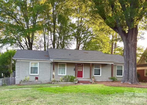 1140 Bevis Dr, Charlotte, NC 28209