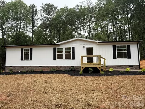 3912 Scott Rd, Morganton, NC 28655