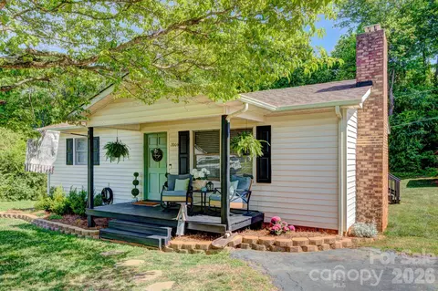 2006 Modern Estates Rd, Lincolnton, NC 28092