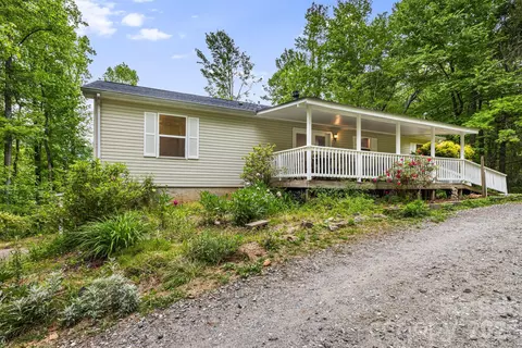 107 Mercy Rdg, Sylva, NC 28779