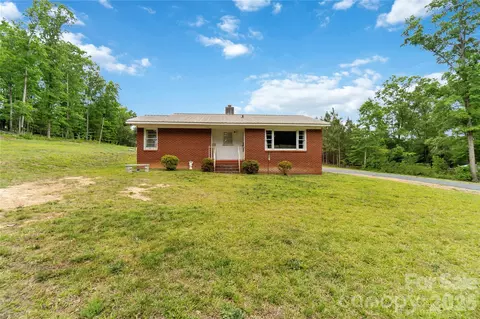 421 E Passaic St, Peachland, NC 28133