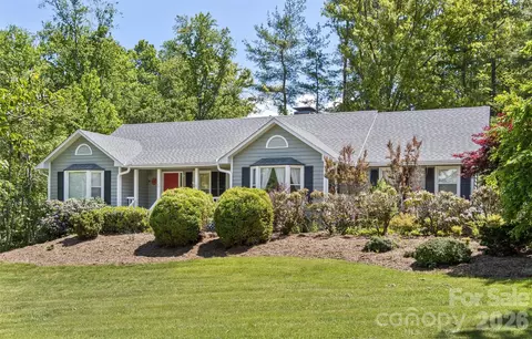 10 Applecross Rd, Weaverville, NC 28787