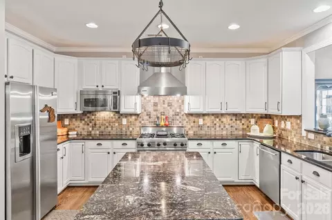 14509 Greenpoint Ln, Huntersville, NC 28078