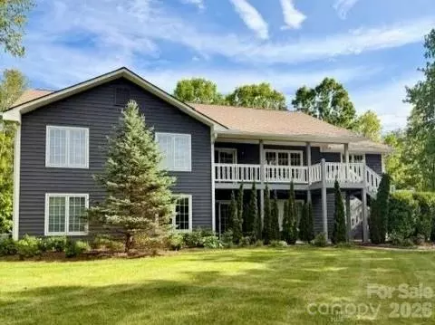 152 Skyview Cir, Asheville, NC 28804