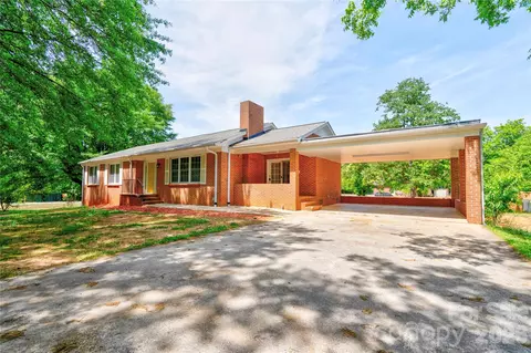 2903 Forbes Rd, Gastonia, NC 28056