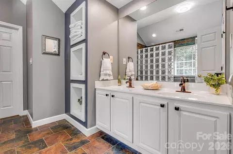 Bath - 7074 Ridgeway Rd, Stanley, NC 28164 photo 2 of 5