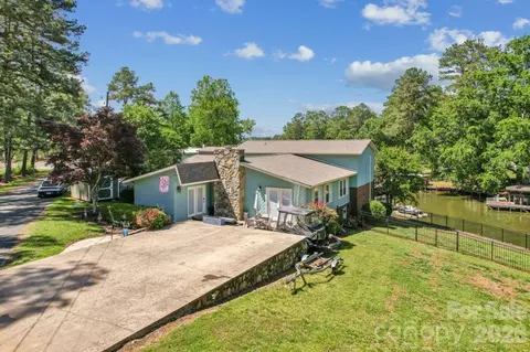 49571 Blackberry Rd, Norwood, NC 28128