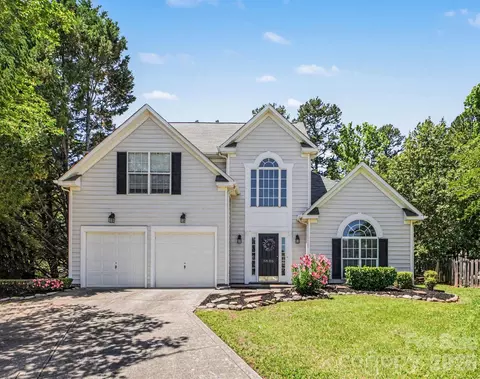 8800 Cavonnier Ln, Charlotte, NC 28216