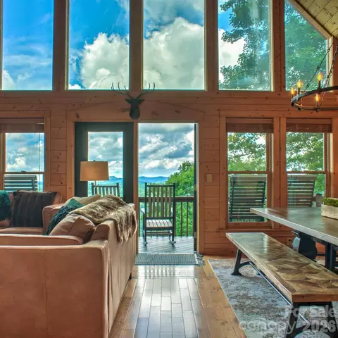 181 Scenic Wolf Dr, Mars Hill, NC 28754
