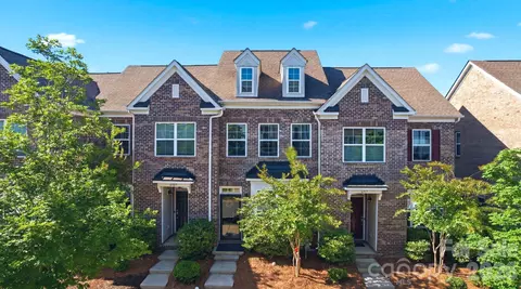 6913 Walnut Branch Ln, Charlotte, NC 28277