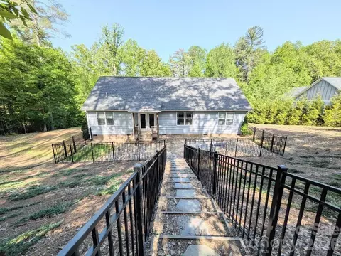 Exterior - 114 Brookstone Dr, Morganton, NC 28655 photo 2 of 2