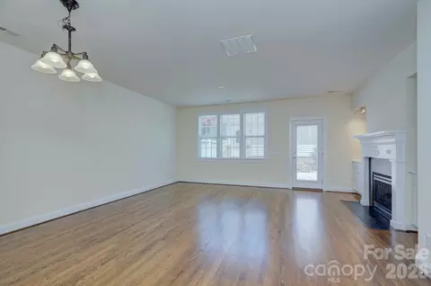 1023 White Point Dr, Huntersville, NC 28078