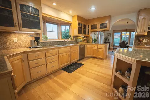 Kitchen - 6985 Junaluska Rd, Boone, NC 28607 photo 5 of 6