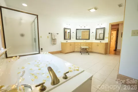 Bath - 6985 Junaluska Rd, Boone, NC 28607 photo 1 of 2