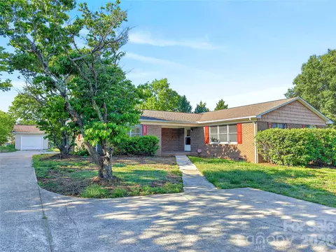 121 Icard St, Connelly Springs, NC 28612