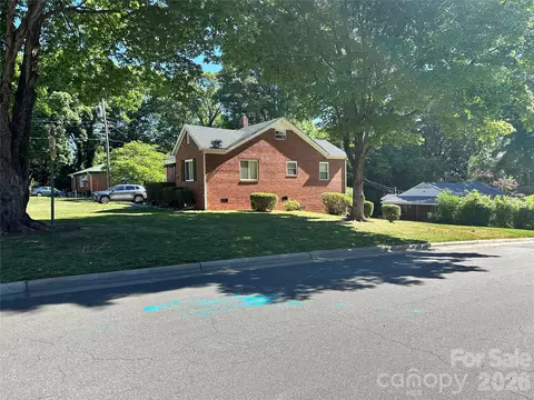 600 W Cama 8 St #8, Charlotte, NC 28217