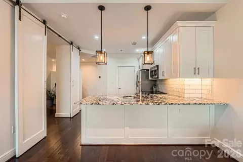 333 W Trade W 2002 St W #2002, Charlotte, NC 28202