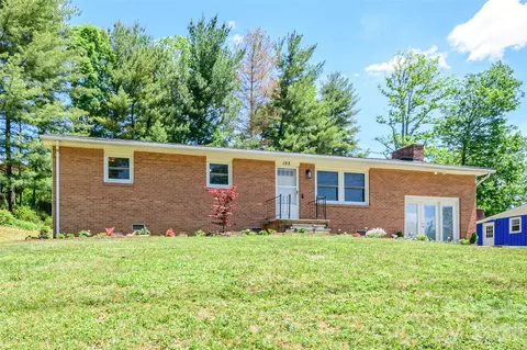 155 Chestnut Pl, Arden, NC 28704